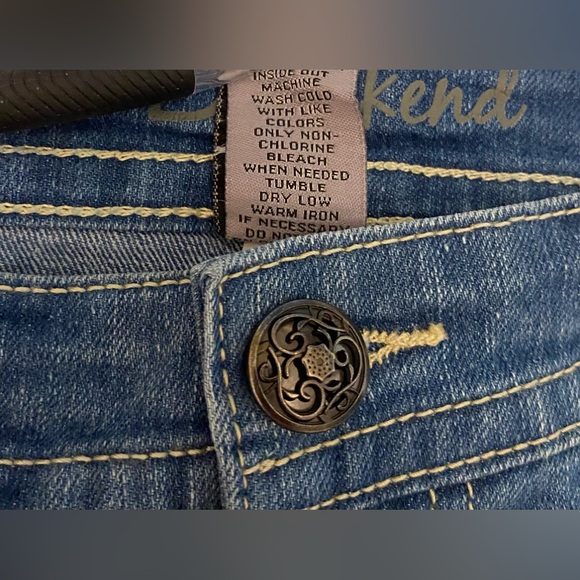 ND Weekend size 10P women’s embellished embroidered stretch denim capris jeans - Picture 12 of 12